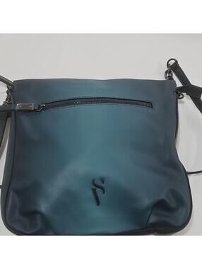 Simply Vera Vera Wang Blue Crossbody Zip Bag Lined Inner/Outer Pockets  0125